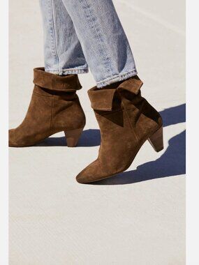 New Free people Adella Heel Boot size 7 MSRP: $168 Suede